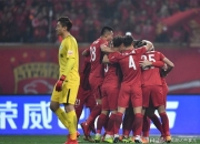 开云体育APP下载-上港主场胜天津泰达，领跑中超积分榜