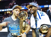 开云体育下载-关于勇士双核助球队获胜，斯蒂芬-库里与克雷-汤普森合力的信息