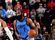 开云平台-包含湖人B队逆转公牛，特雷杨高光表现的词条