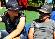 开云APP-包含迈凯伦险胜红牛二队，阿隆索带队取胜的词条