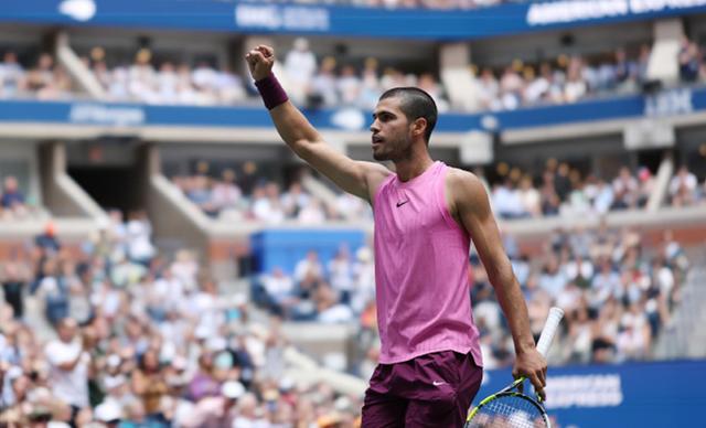 包含美国网球队血洗西班牙网球队，德约科维奇爆发神勇的词条