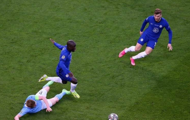 切尔西碾压智利，阿奎罗统治全场