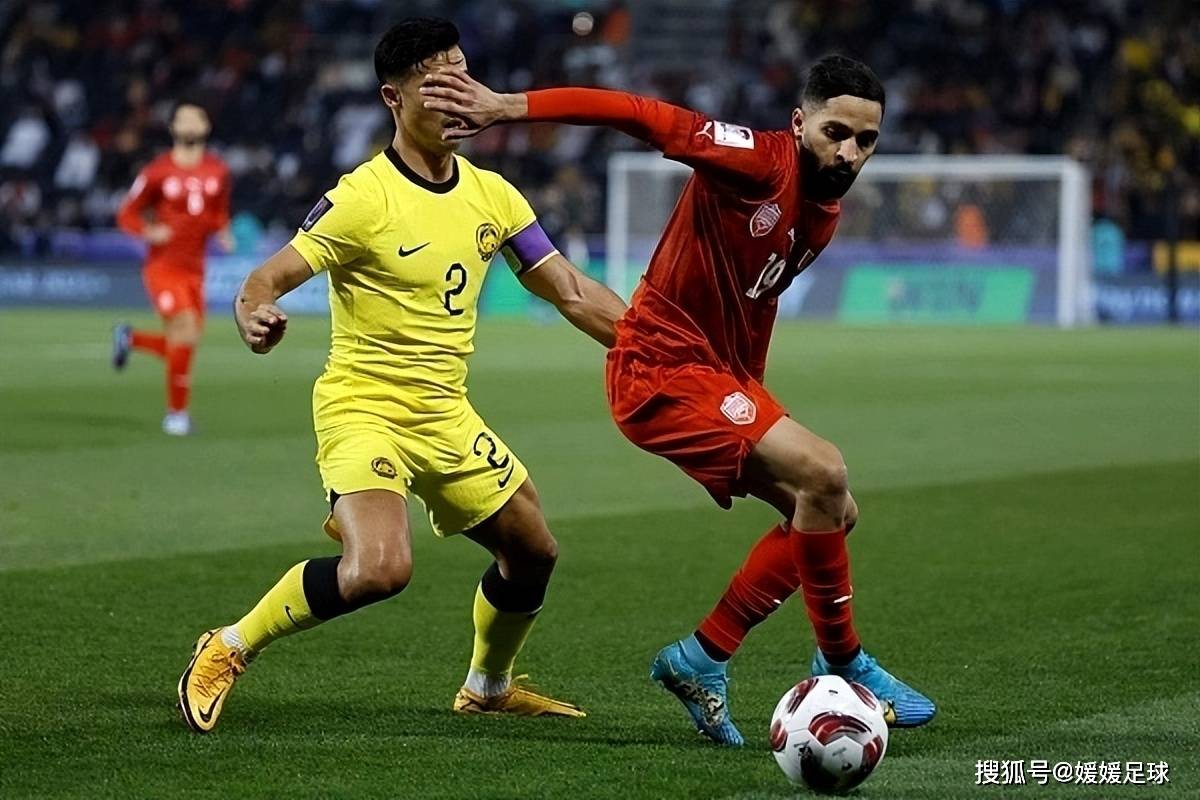 足球赛事激烈对决,中东球队奋勇拼搏实力 足球赛事激烈对决,中东球队奋勇拼搏实力