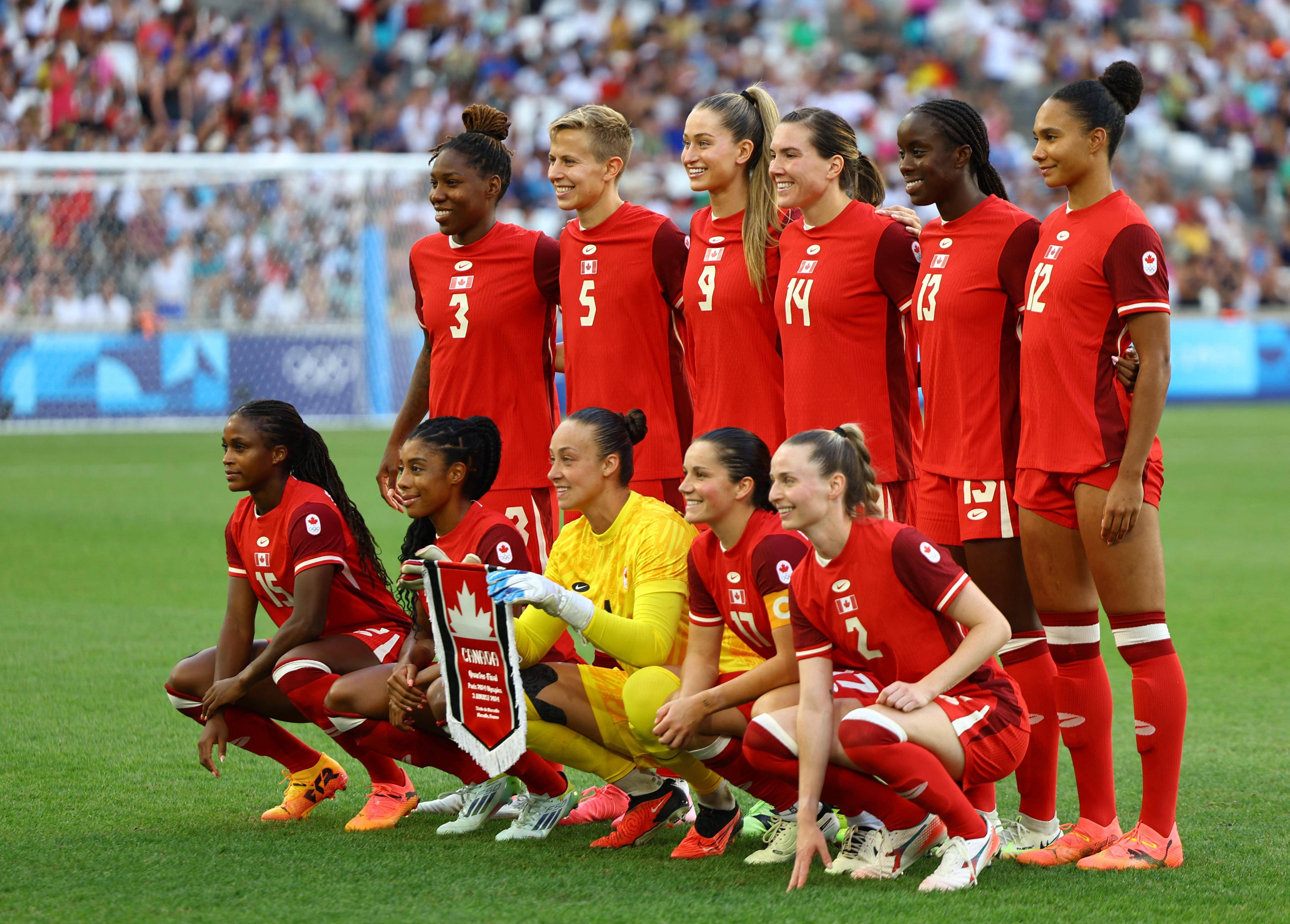 实力强劲的德国女足队努力备战下届世界杯的简单介绍