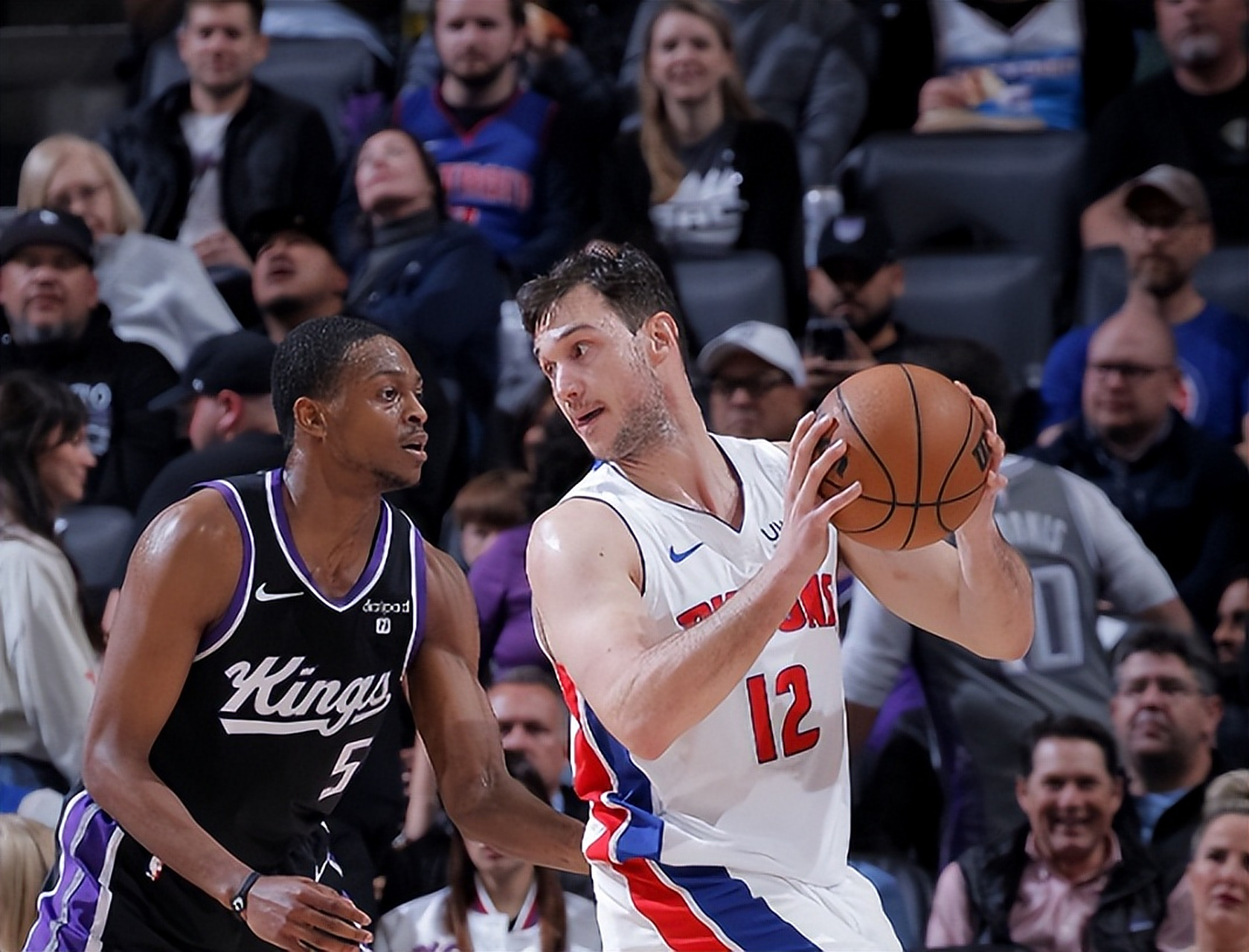 篮网完胜雄鹿，加里纳利统治全场的简单介绍