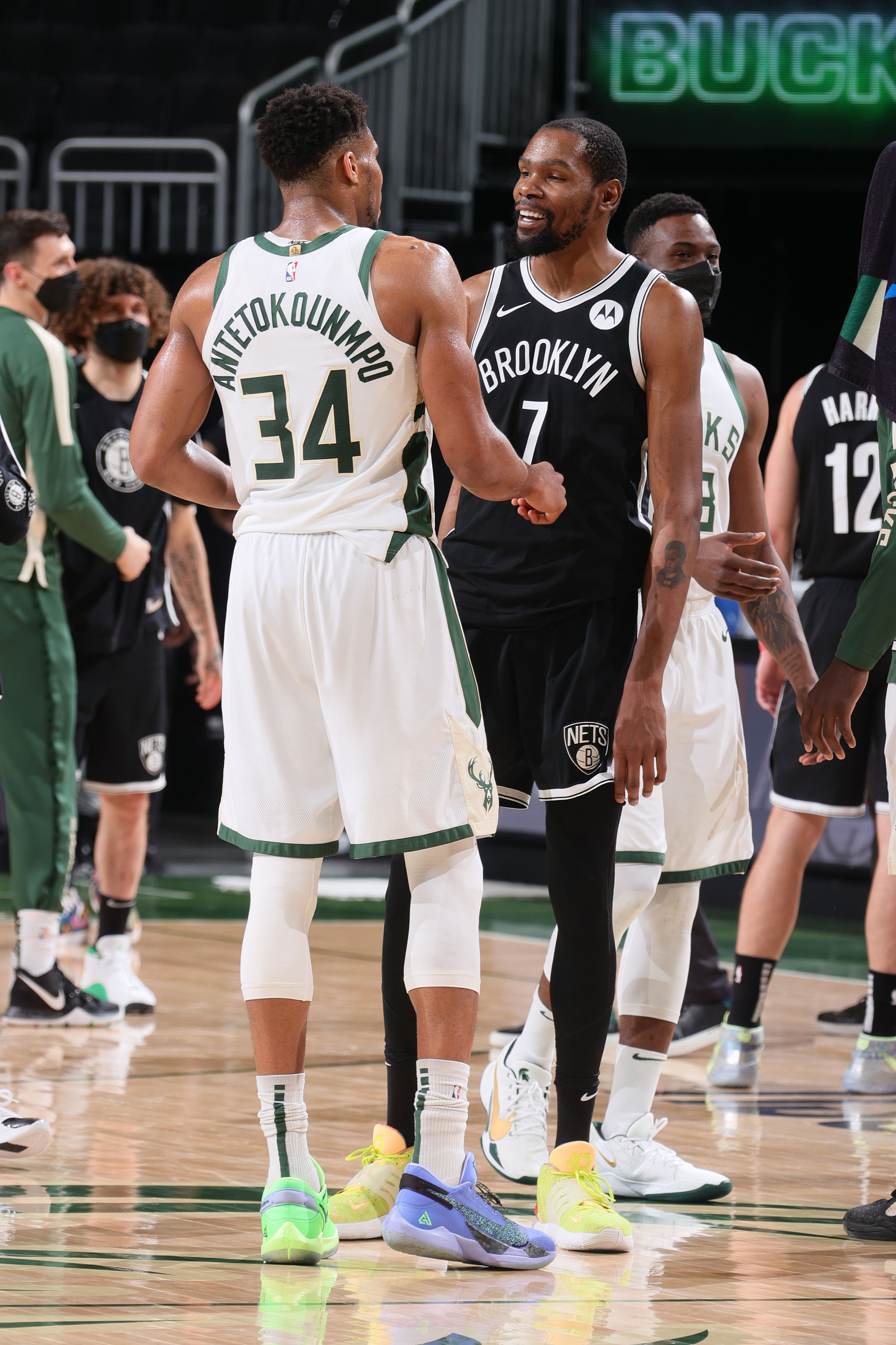 篮网完胜雄鹿，加里纳利统治全场的简单介绍