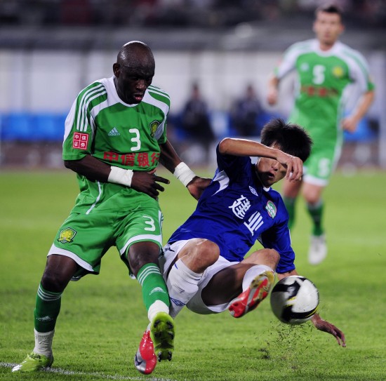 建业客场战平国安，保持不败记录