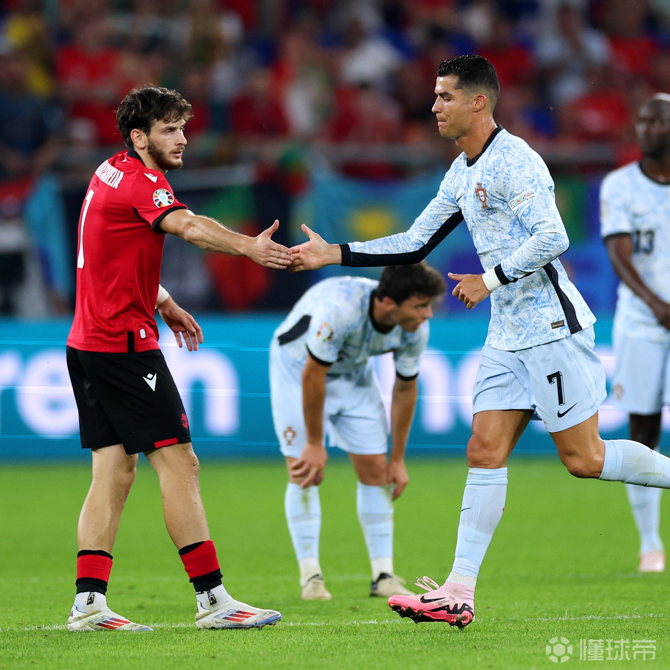 格鲁吉亚国家队闯入淘汰赛,迎战强敌 格鲁吉亚国家队闯入淘汰赛,迎战强敌