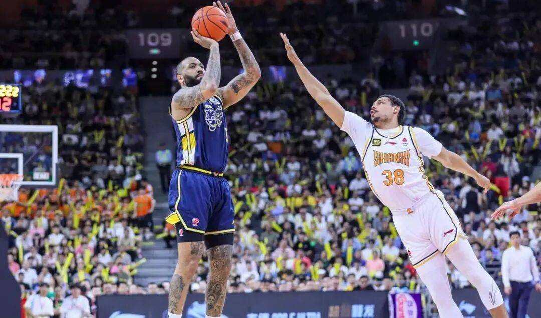 勇士外援受伤,球队战力大减的简单介绍 勇士外援受伤,球队战力大减的简单介绍