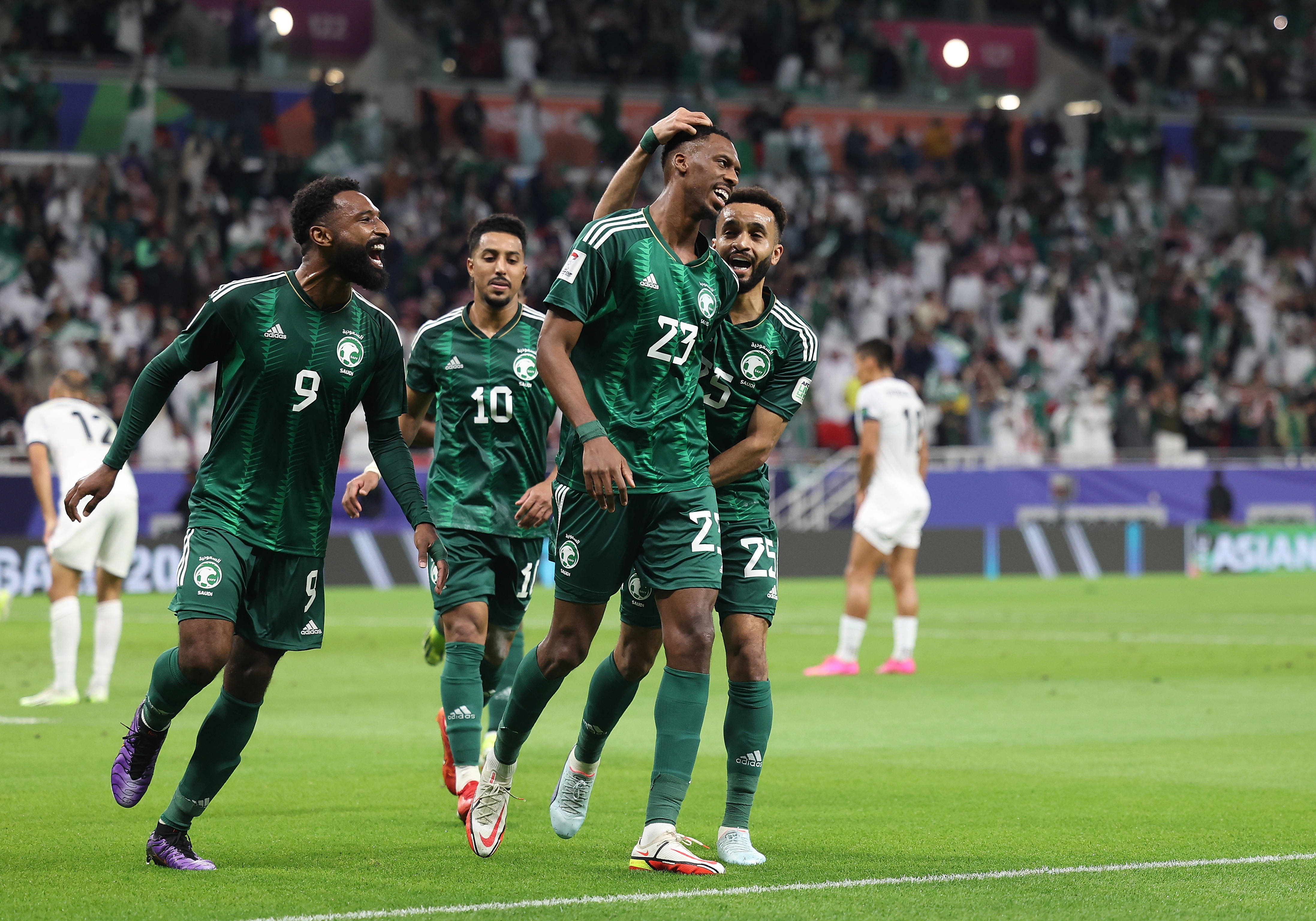 墨西哥队在比赛中实现逆袭,赢得观众喝彩 墨西哥队在比赛中实现逆袭,赢得观众喝彩