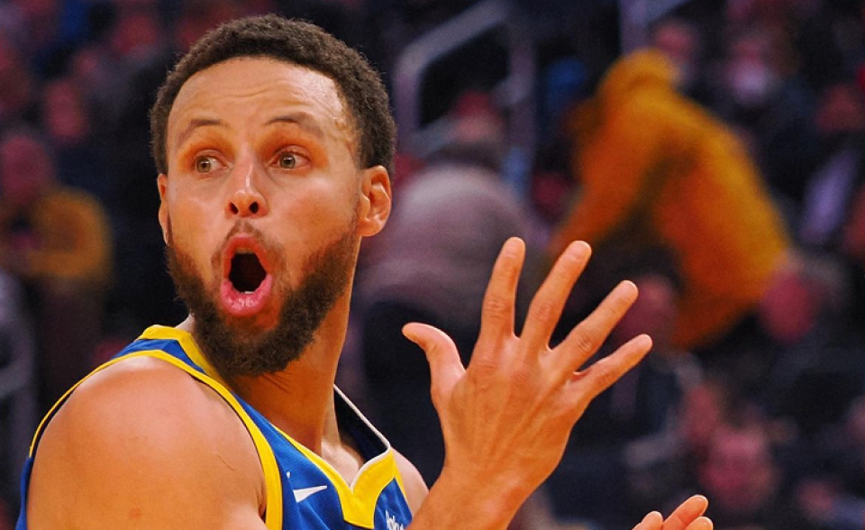 加拿大男篮鏖战勇士B队，库里高光表现的简单介绍