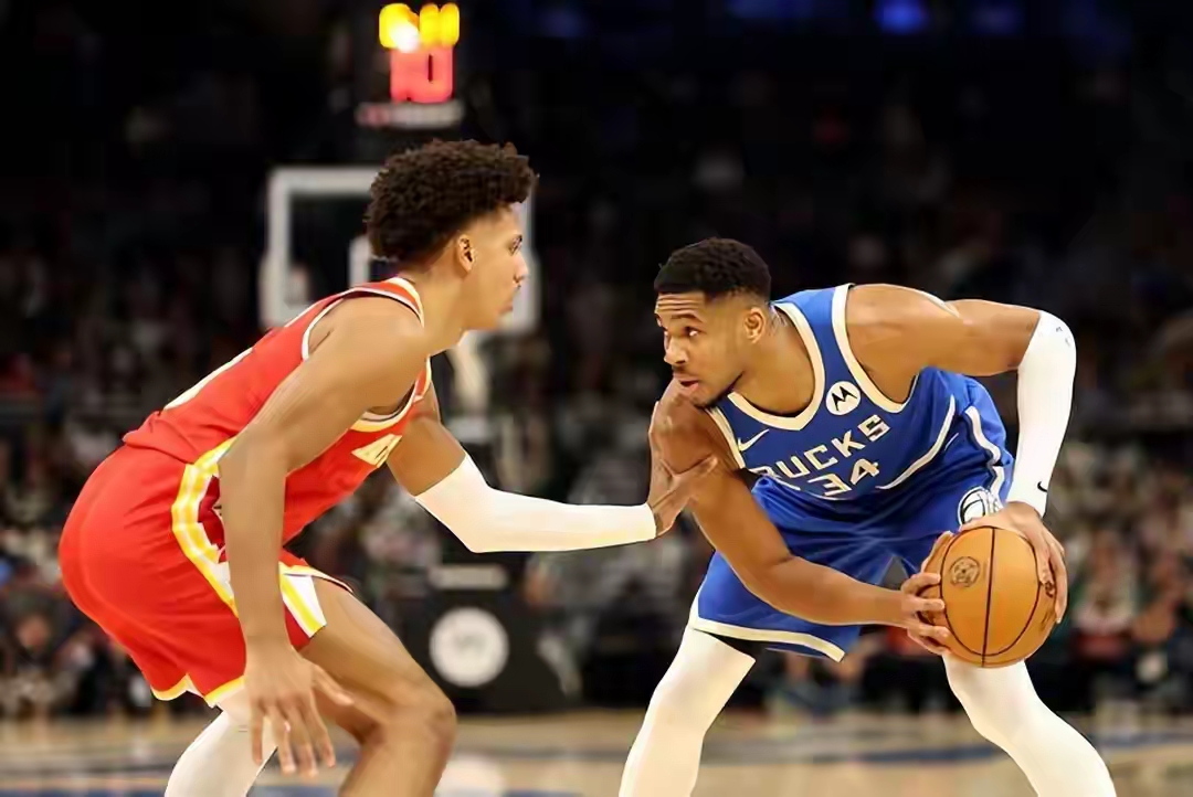 山东队逆转雄鹿，字母哥带队取胜