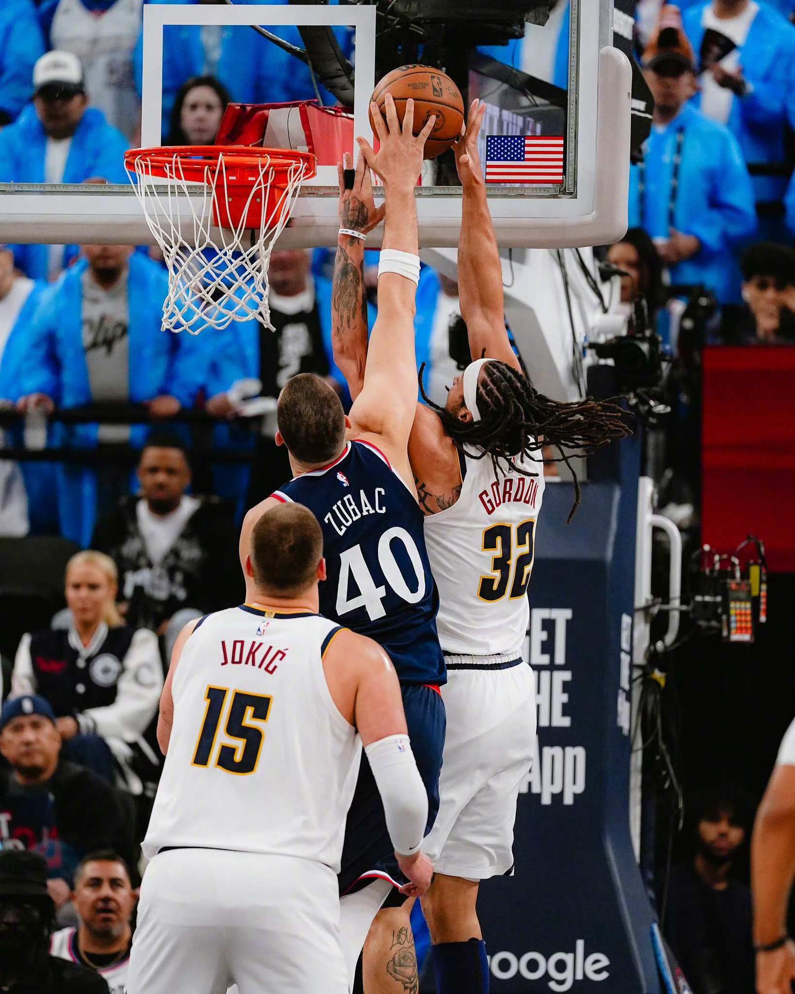 快船轻取骑士，麦科勒姆点燃赛场