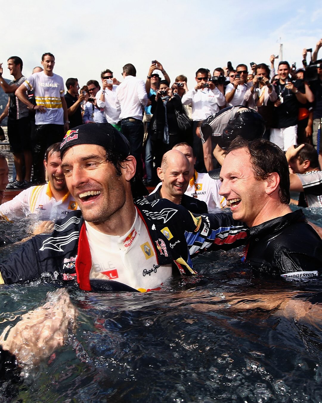 关于哈斯车队完胜红牛二队,汉密尔顿统治全场的信息 关于哈斯车队完胜红牛二队,汉密尔顿统治全场的信息