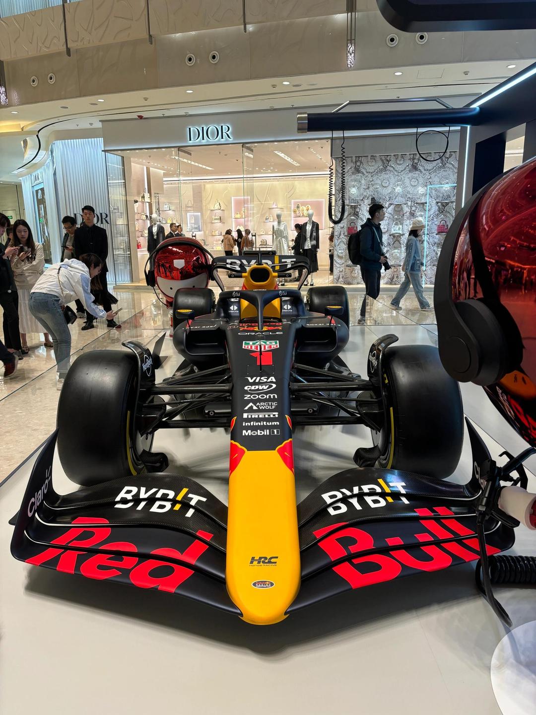 红牛车队碾压迈凯伦,周冠宇高光表现的简单介绍 红牛车队碾压迈凯伦,周冠宇高光表现的简单介绍