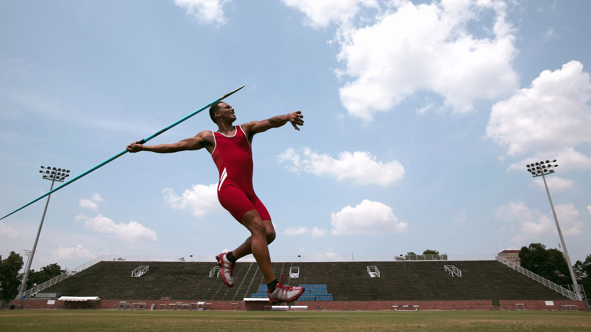 北非雄鹰逆袭永恒之城,克瓦拉茨赫利亚率阿尔及利亚关键战突围罗马