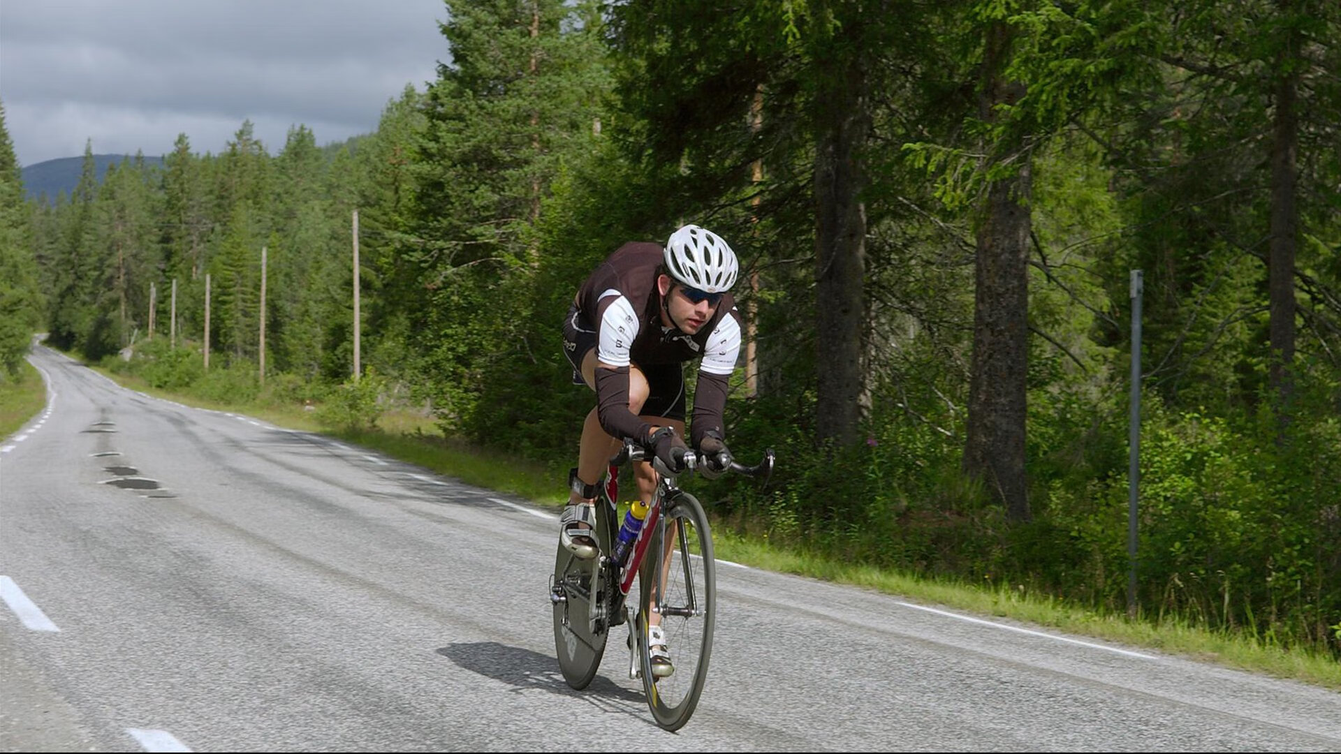 雄鹿对阵灰熊,拉文关键进球定乾坤